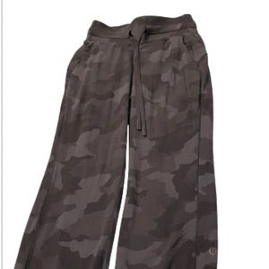 Ready to Rulu High-Rise Cropped Jogger - Black Camo